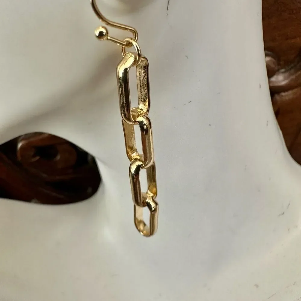 Gold tone chain link earrings